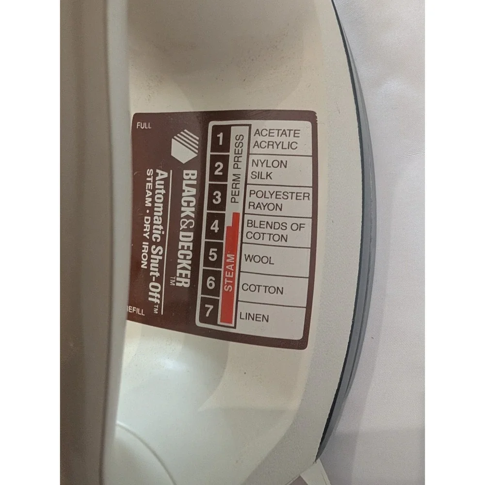 Vintage 1980s Black & Decker Automatic Shut-Off Iron Steam & Dry - F479BWH